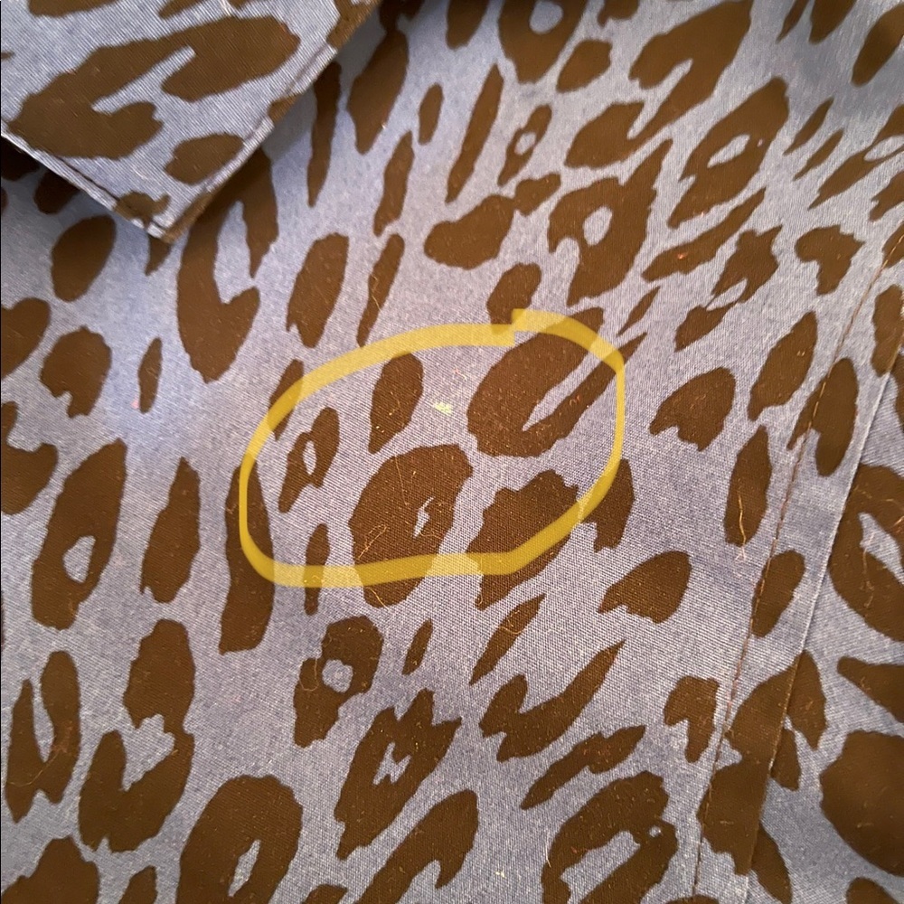 CHICO’S NO-IRON Woman’s Long Sleeve Top with Animal Print size Large - Picture 4 of 7